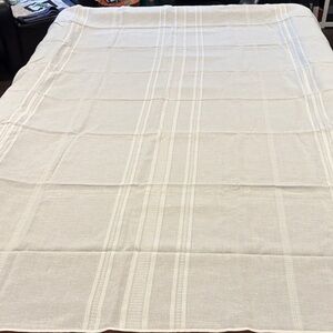 NWOT ivory tablecloth